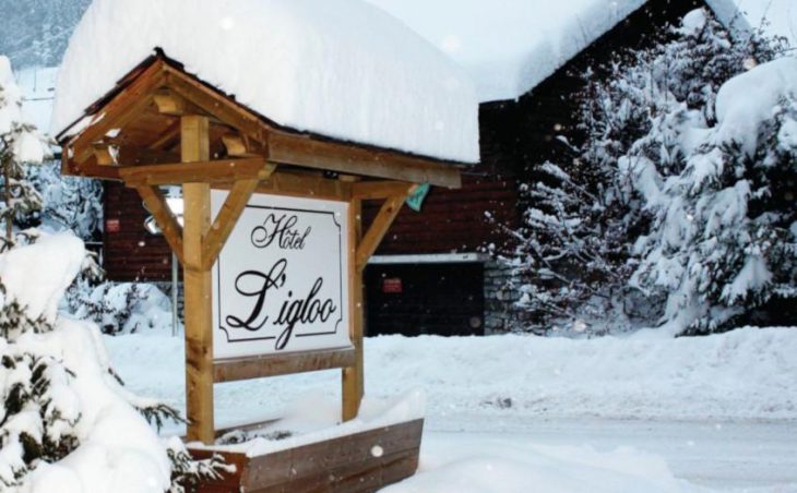 Hotel Igloo, Morzine, Entrance